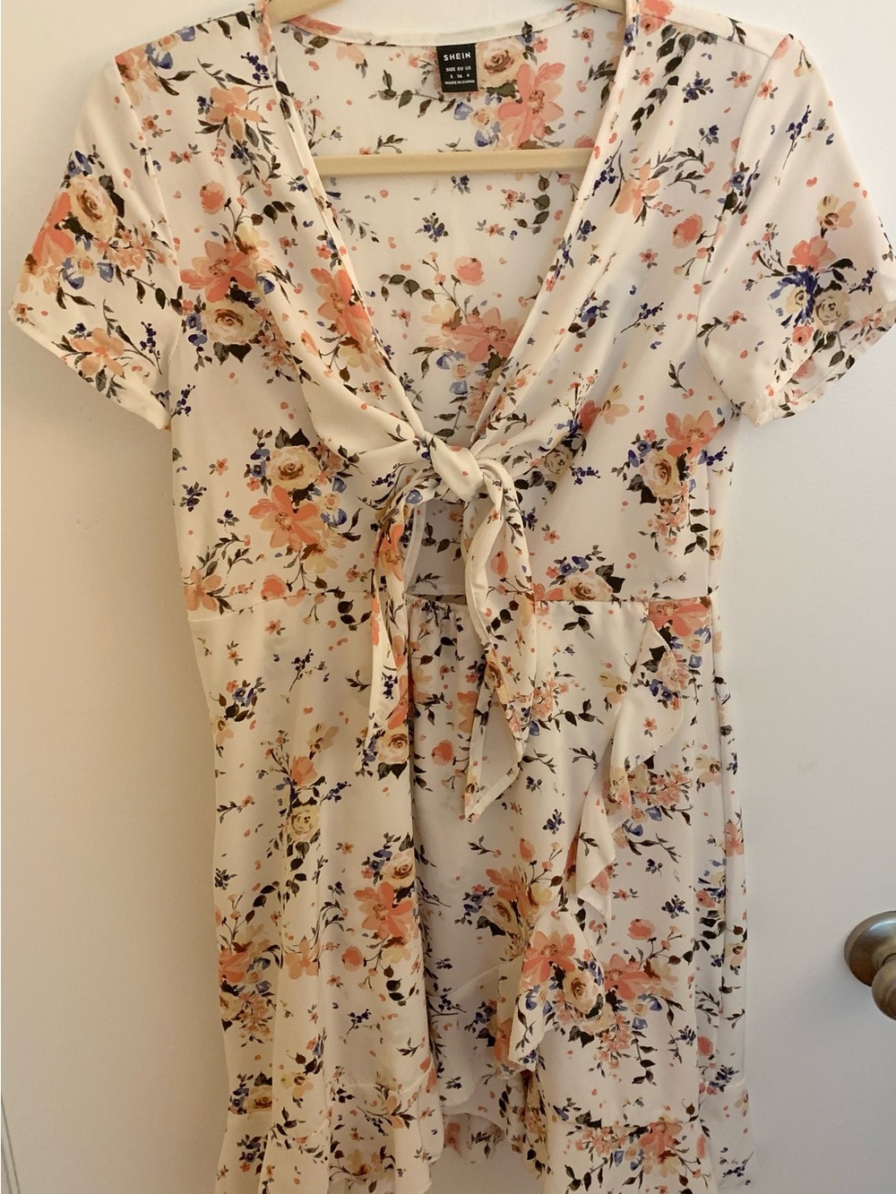 SHEIN Cream Floral Tie-Front Short Dress with Peach & Blue Accents